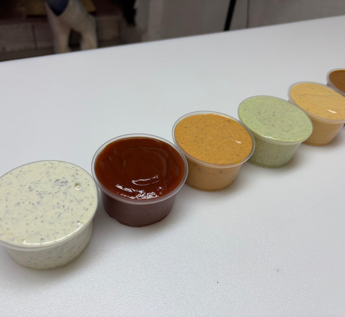 Dips artesanales Pok Pok servidos en linea